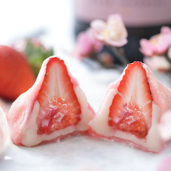 レヴェランス】桜が香る特製あんの『シャンパンいちご大福 桜ロゼ』6個